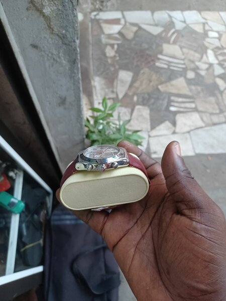 SWATCH Chrono Cuir Rouge