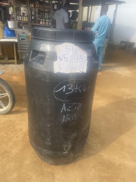 Tonneau en plastique robuste