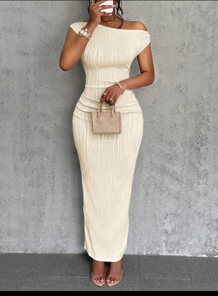 Robe longue à dos nu chic