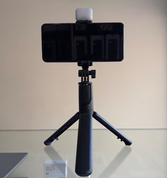 S03-S Selfie Stick Integrated Tripod
