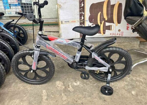 Vélo pour enfants avec stabilisateurs