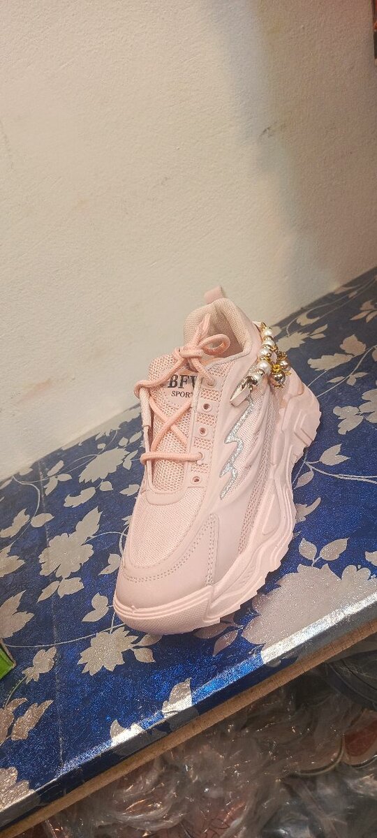 Ladies Jogger High Sole