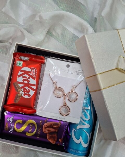 Coffret Cadeau Chocolats et Bijoux