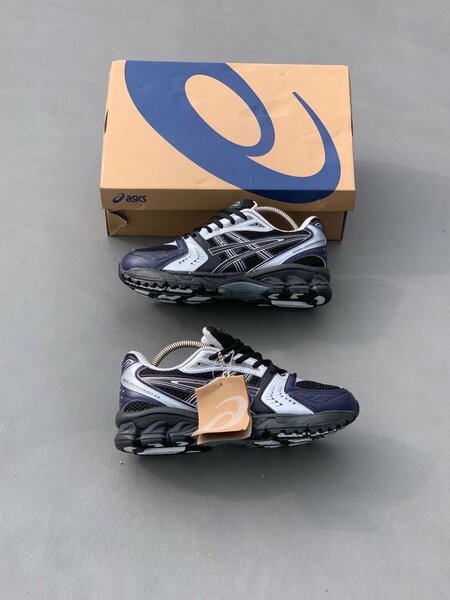 Chaussures Nike et ASICS unisexes