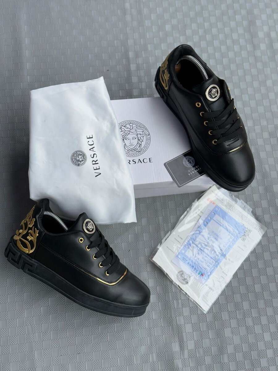 Versace en cuir noir