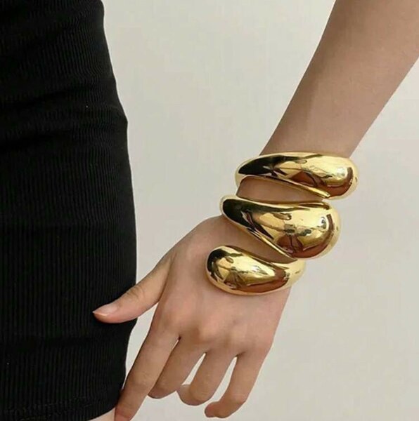 Bracelet sculptural doré