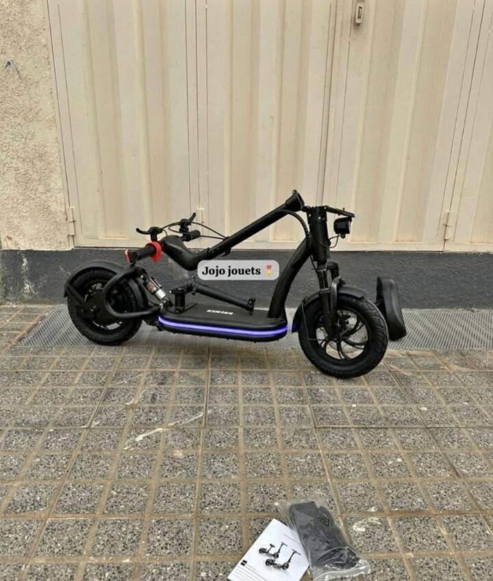 Trottinette électrique pliante noire