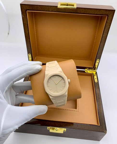 Montre élégante en céramique noire