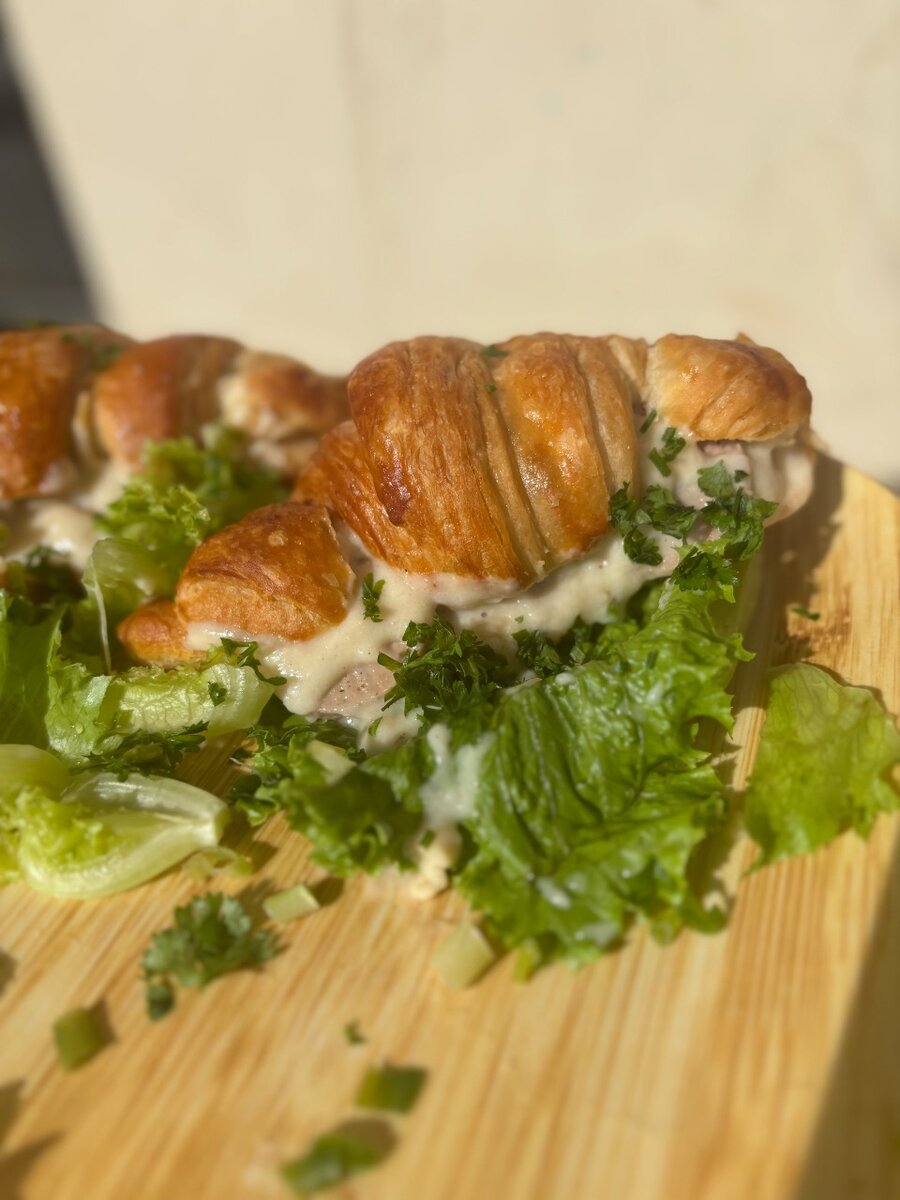 Croissant au jambon
