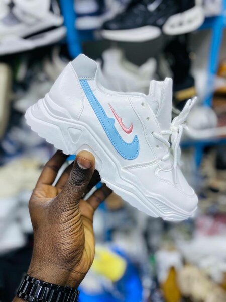 Baskets blanches tendance