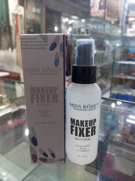 Miss Rose Makeup Fixer