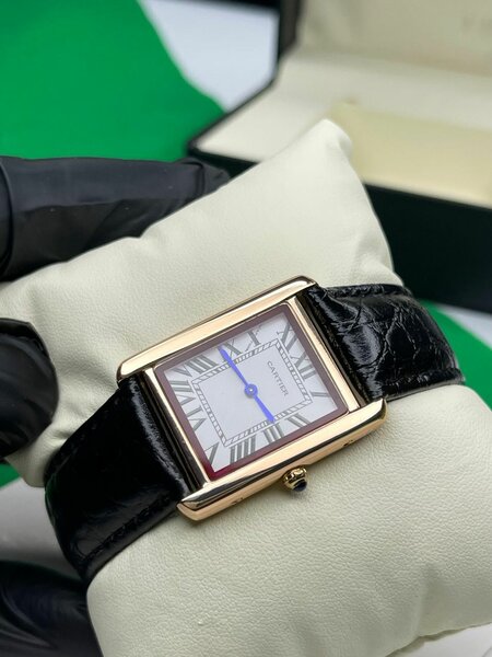 Cartier classique n cuir noir