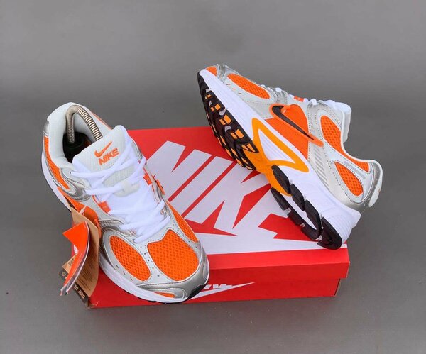 Nike Chaussures  Orange