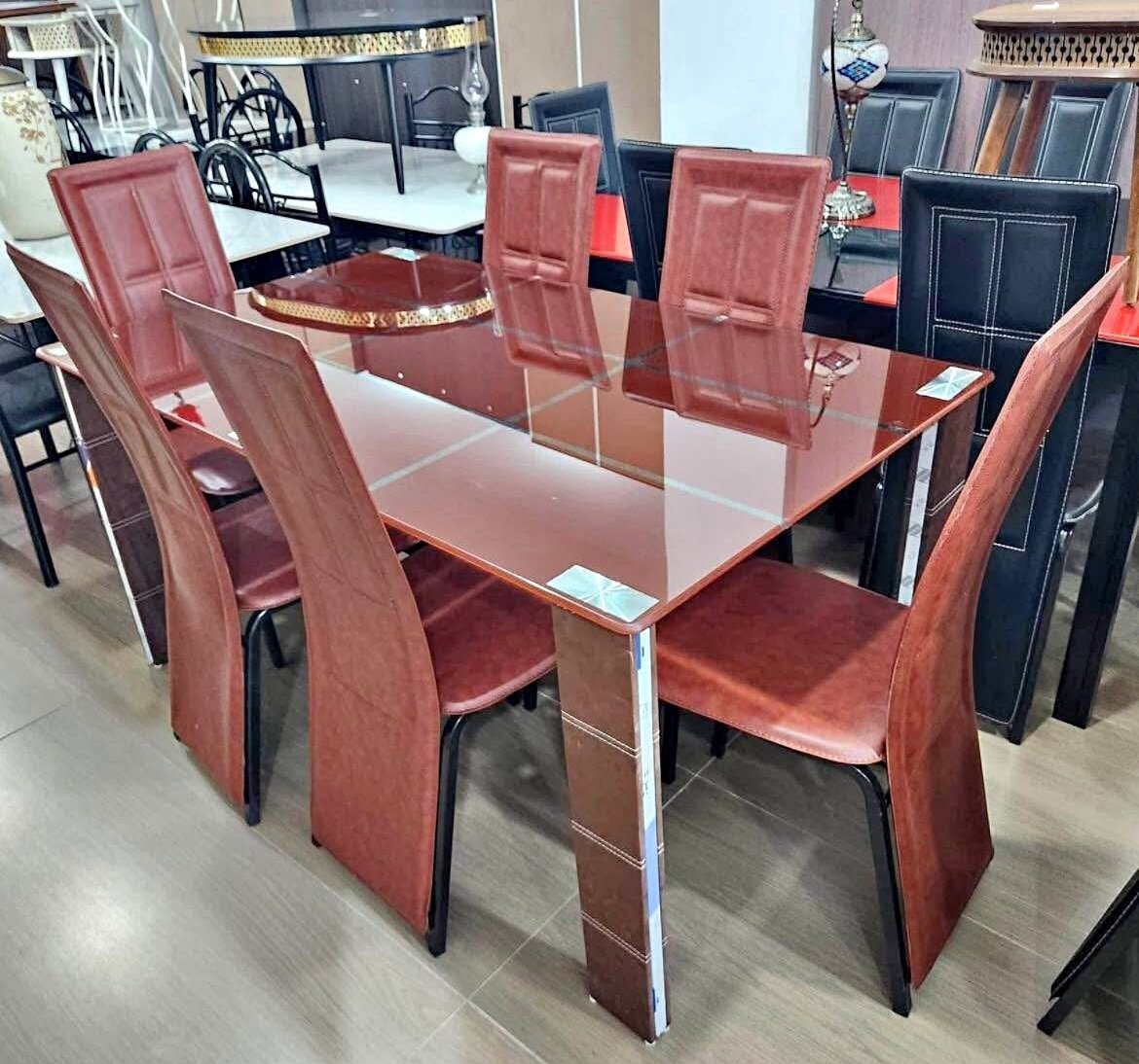 Table à manger en verre design