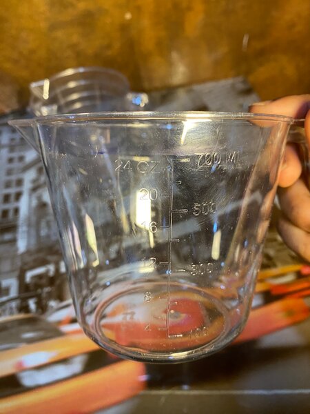 Pichet doseur en plastique 700ml