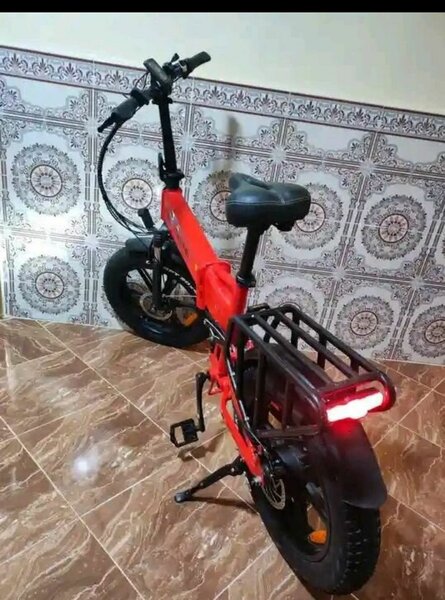 Vélo Électrique Compact Pliable