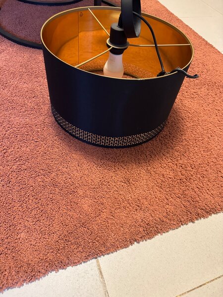 Suspension noire moderne