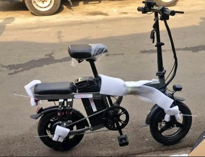 Vélo électrique pliable compact