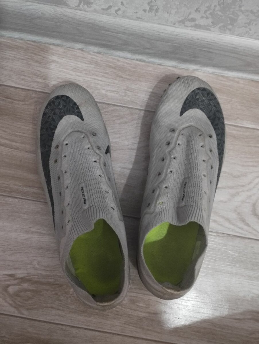 Футболные бутсы air zoom