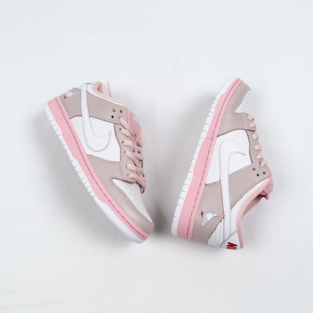 Baskets Nike SB rose et blanc
