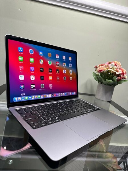 2017 MACBOOK  Pro