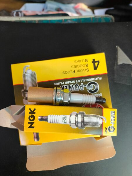 NGK Свечи зажигания