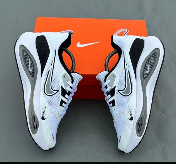 Nike avec son carton