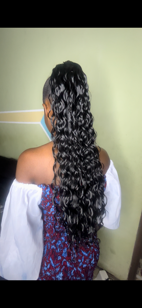 Perruque Queue de Cheval Ondulée