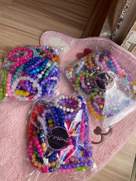 Bracelets en perles colorées