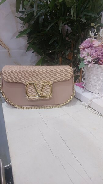 Sac à main élégant chaîne dorée