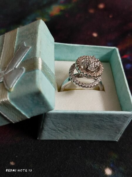 Zircon Dancing Ring (Adjustable)