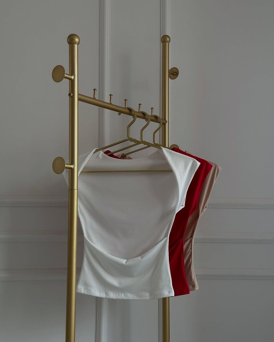 3 à 5500 Top élégant en blanc