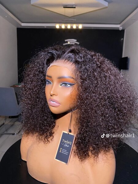 Robe pull blanc élégant