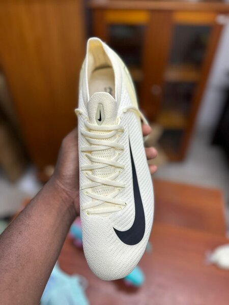 Chaussures de Foot Légères