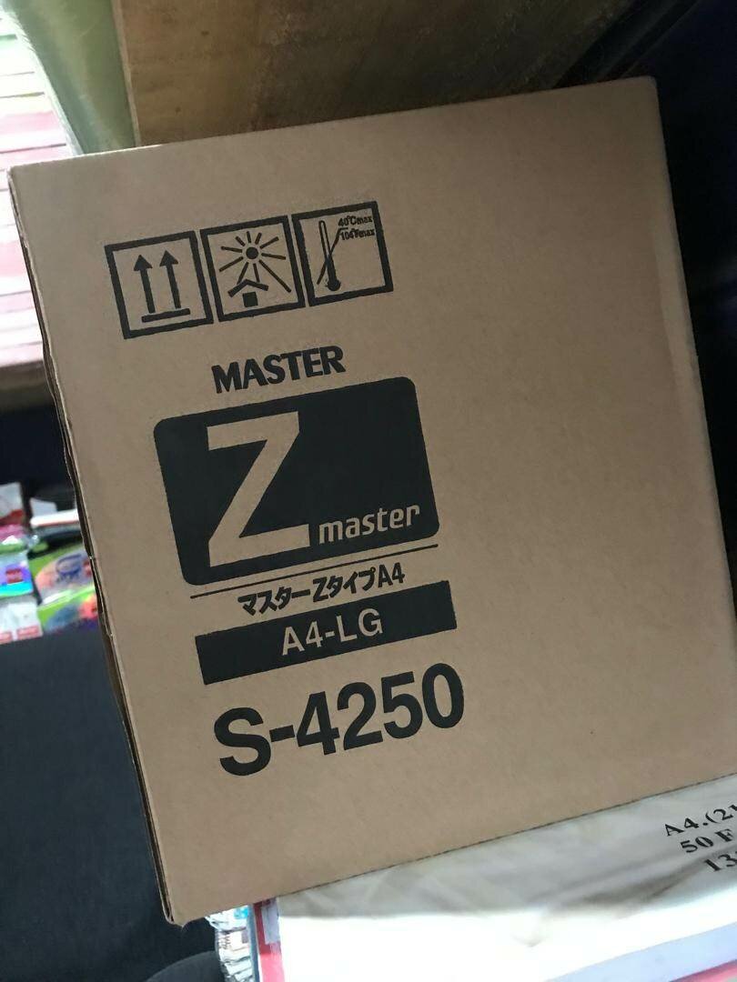 Scotch ,encre ,planche à dessin