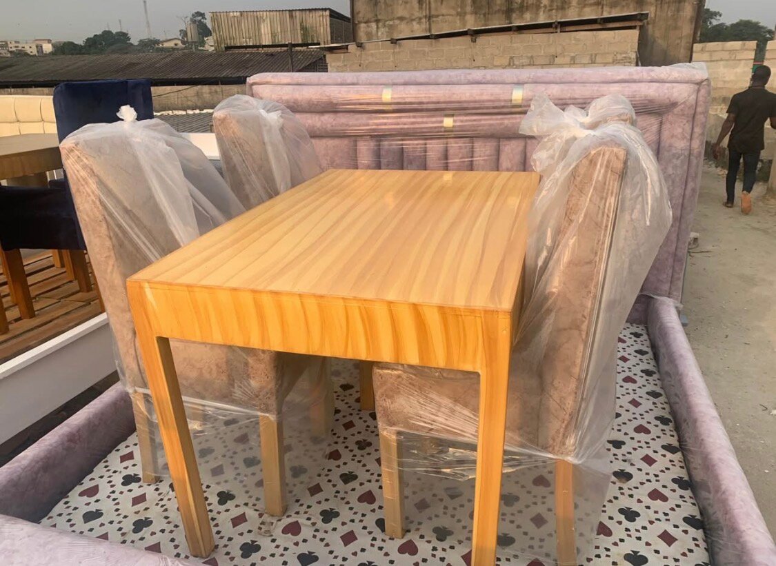 Ensemble table et chaises salle à manger