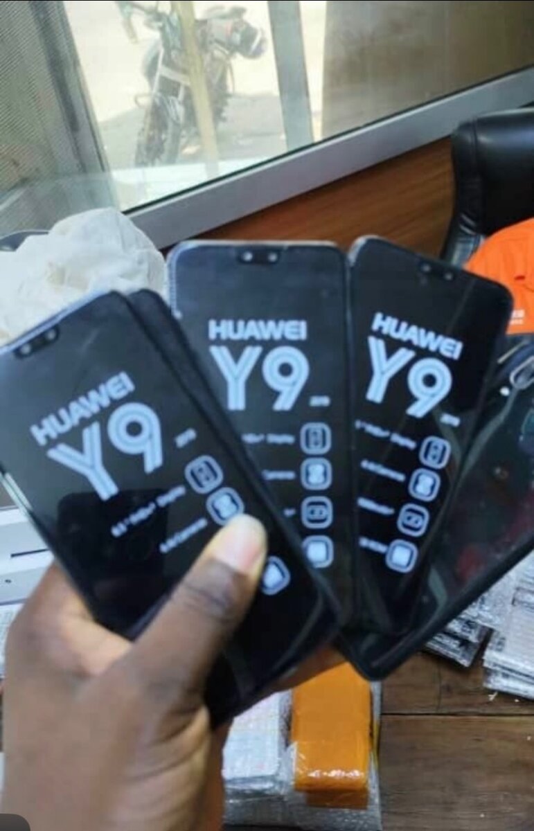 Huawei y9 128gb /6gb