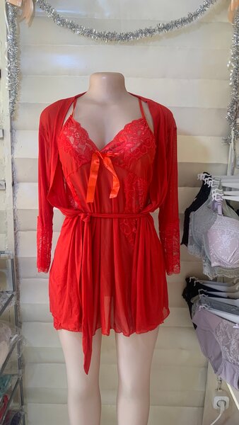 Ensemble nuisette rouge dentelle