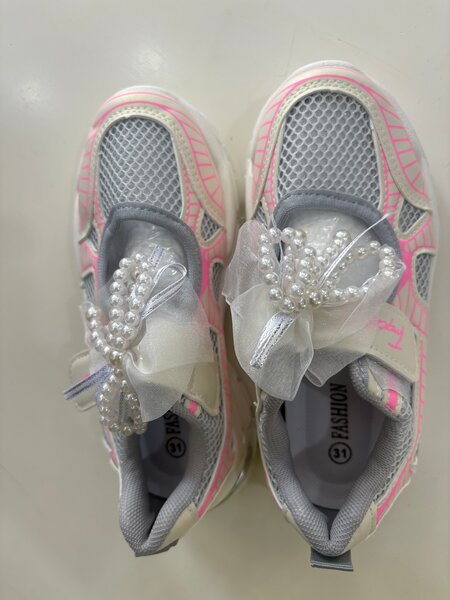 Baskets fille perlées élégantes