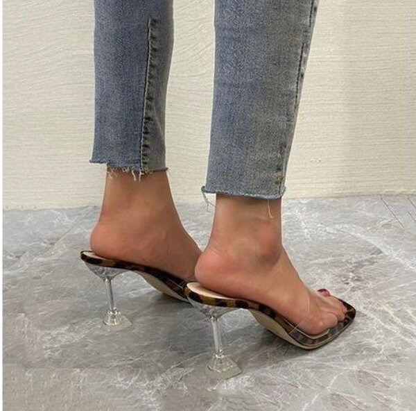 Mules transparentes léopard