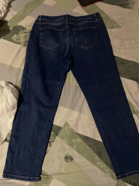 Jean                  .