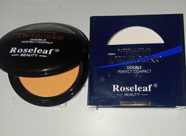 Rosaleaf Poudre Compacte Double