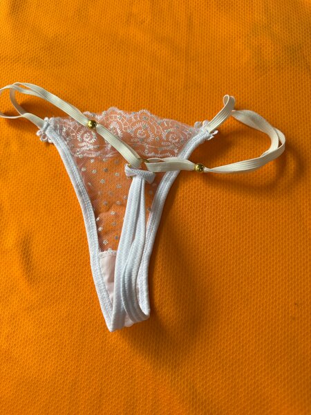 String dentelle transparente femme