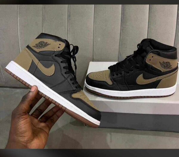 Air Jordan 1 Retro available in size 40,&43 only