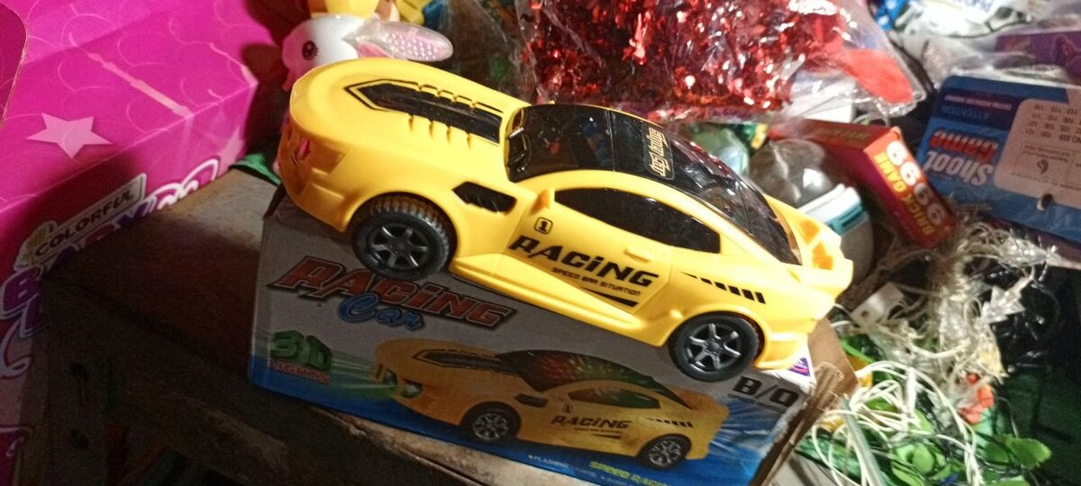 Voiture Jouet Télécommandée Jaune