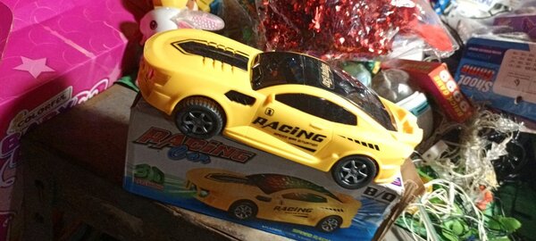 Voiture Jouet Télécommandée Jaune