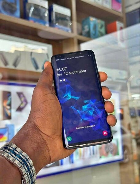Samsung Galaxy S9 Smartphone