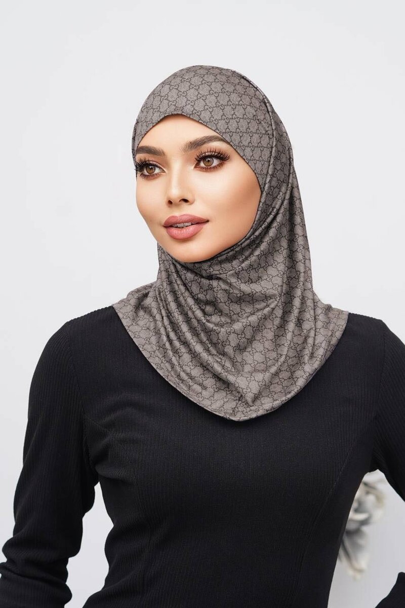 Модель: Зейна с принтом