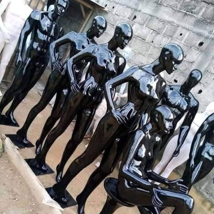 Mannequins féminins brillants