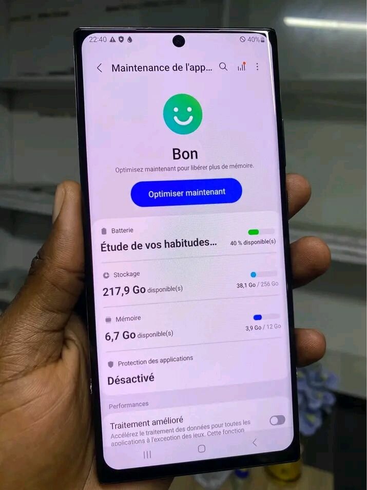 Smartphone haut de gamme design serpent